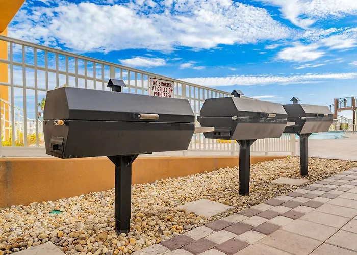 Phoenix Gulf Towers 603 Apartment